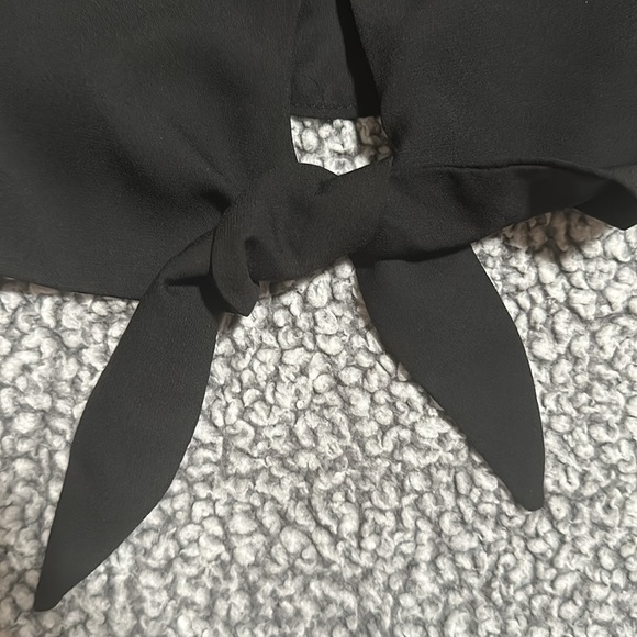 Button Down Black sheer crop top - Picture 3 of 8